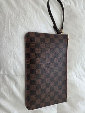 Louis Vuitton MM Damier Ebene Neverfull Pochette